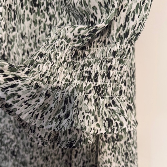 Jones & Company Green, Black and White Relaxed 3/4 Sleeve Blouse - Picture 4 of 5